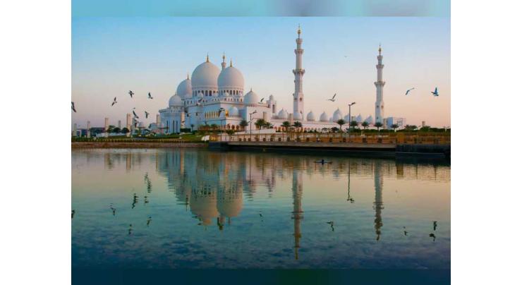 Sheikh Zayed Grand Mosque’s tour guides embody UAE’s message of tolerance and coexistence: Report