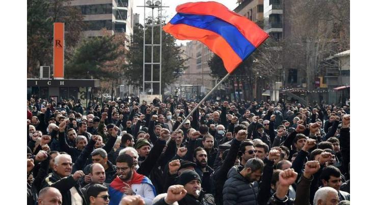 Armenian Opposition Activists Spend 2nd Night in Row In Tents In Front of Parliament