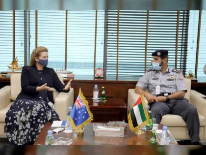 قائد عام شرطة أبوظبي يبحث مع السفيرة الاسترالية العلاقات الشرطية