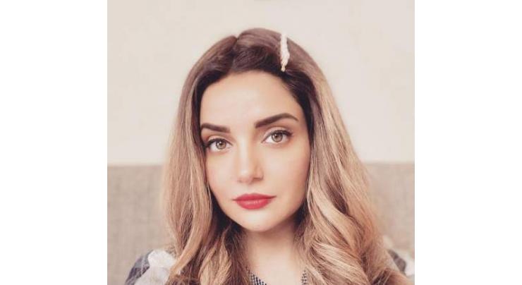 Armeena Khan wishes Intl’ Women’s Day to incredible women