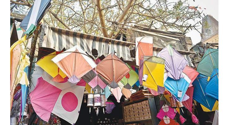 Two arrested, kites recovered in sialkot
