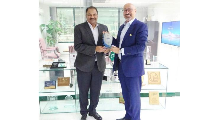 Etisalat Group CEO Visits PTA