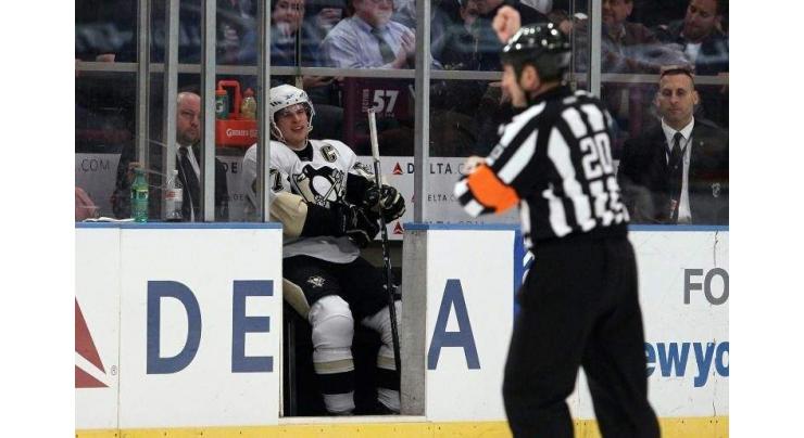 NHL referee Peel banned after making comments on penalty
