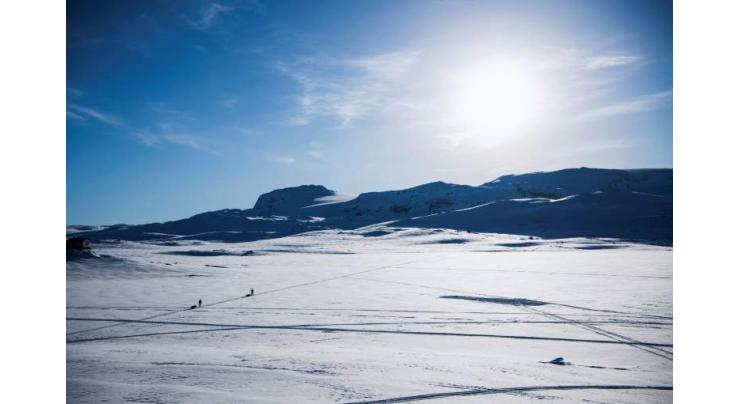Norwegian fumbles bid to ski round quarantine
