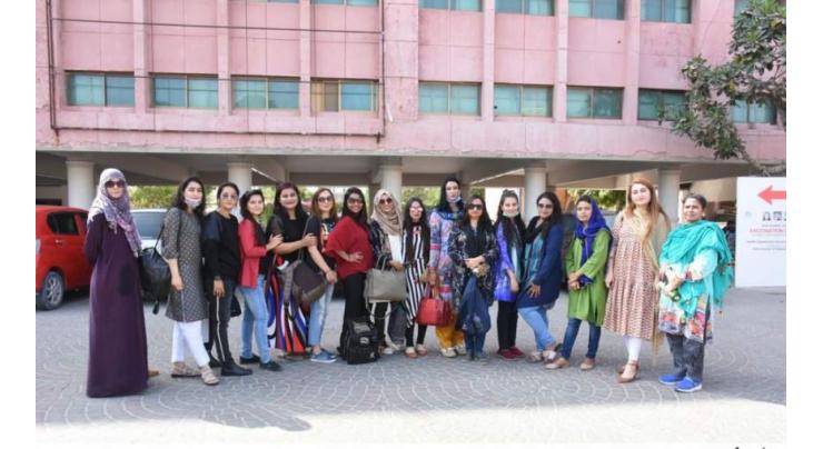 Arts Council of Pakistan Karachi hosted a picnic for female journalists on Tuesday at Kenjhar Lake