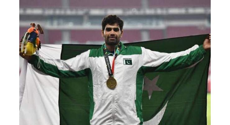 Punjab Sports Minister greets Arshad on winning gold medal in Iran
