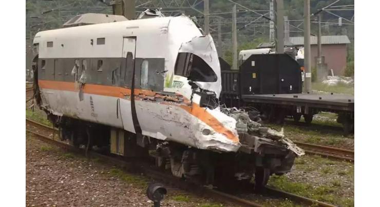 Taiwan transport minister resigns over train crash

