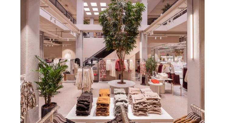 Clothing Brand H&M Now Rents Suits for Free to UK Job Seekers