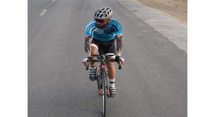 Longest & fastest solo bike ride: Abid pedals 3,000 km to reach Khunjerab Pass
