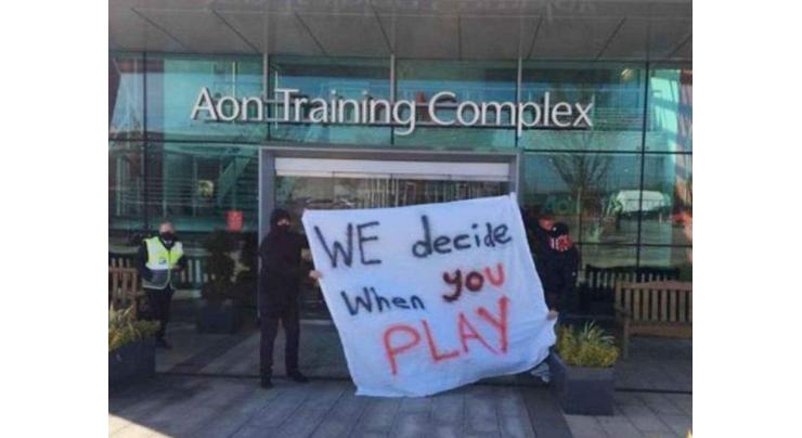 Man Utd fans breach training ground security to protest against Glazers
