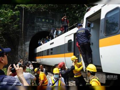 مقتل 36 شخصا على الأقل في حادث قطار بتايوان