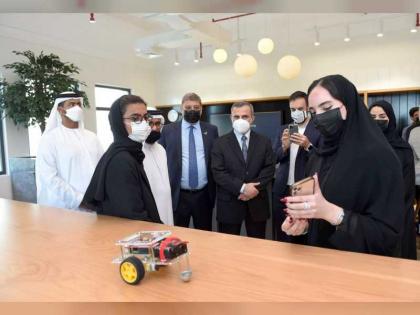 جامعة زايد تفتتح مركز تكنولوجيا الجيل القادم في دبي
