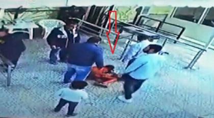 طفل یتعرض للاعتداء ضربا علی ید موظف أمن فی جمھوریة مصر