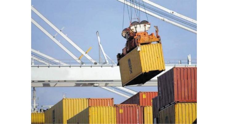 U.S. trade deficit widens to record high in March
