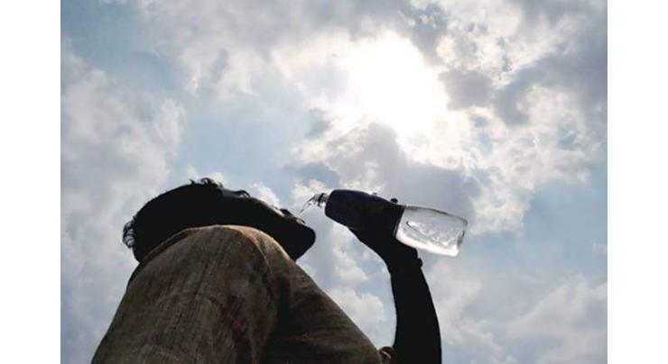 Hot, humid weather likely to persist in Karachi
