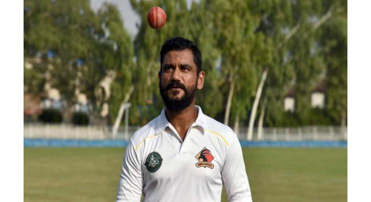 Pakistan ready to hand Test debut to 36-year-old seamer Tabish

