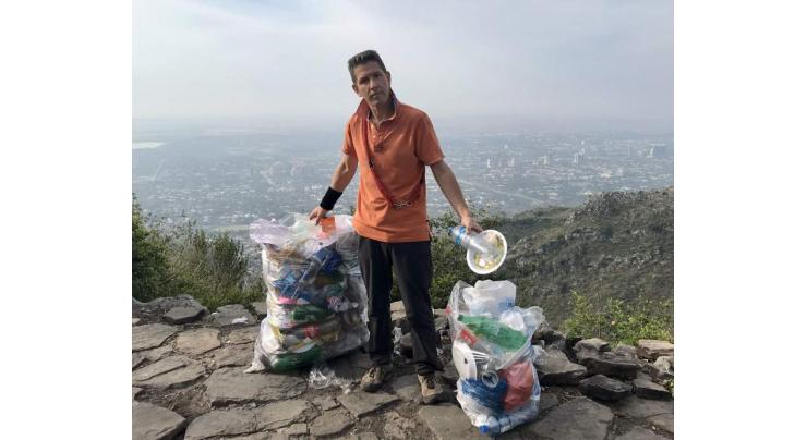 British ambassador collects garbage from Margalla Hills