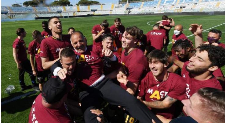 Salernitana promoted to Serie A, Berlusconi's Monza in play-offs
