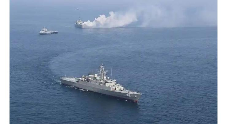 Iran Describes Behavior of US Ships in Hormuz Strait as 'Unprofessional' - IRGC