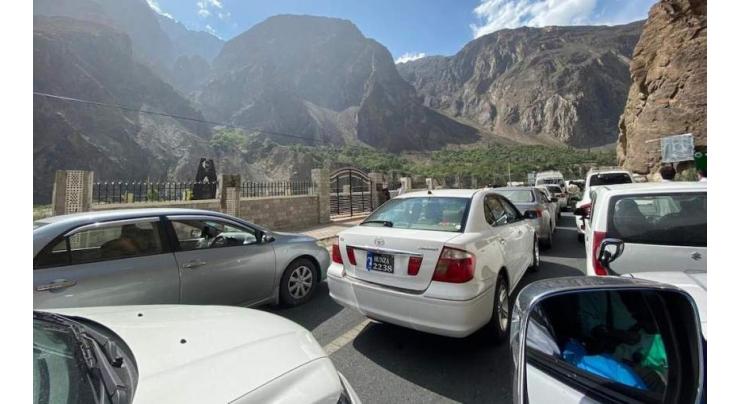 4,260 vehicles stopped from entering into districts of tourists' attraction in KP
