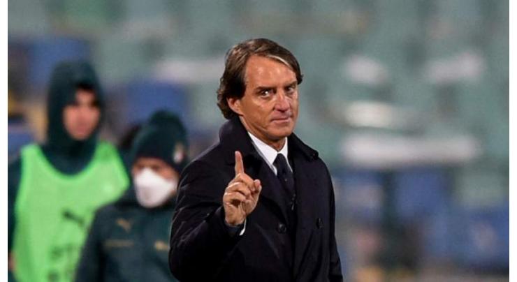 Coach Mancini extends Italy deal to 2026
