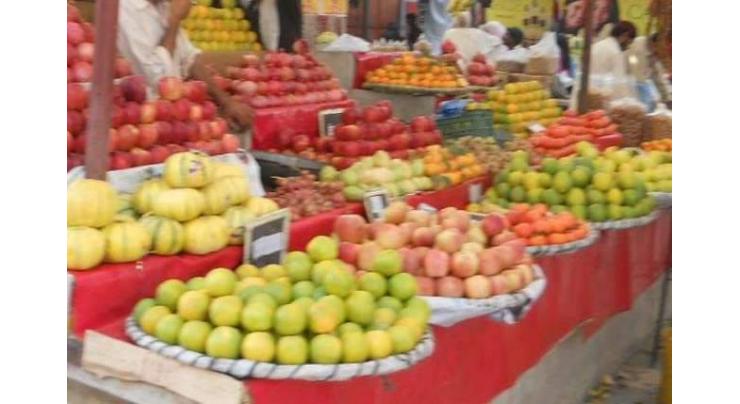 DC pays surprise visit to fruit,vegetable markets
