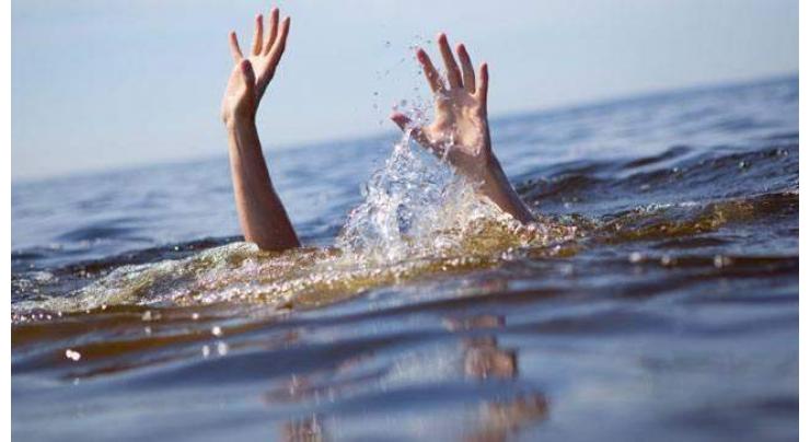 Teenager drowned in dam
