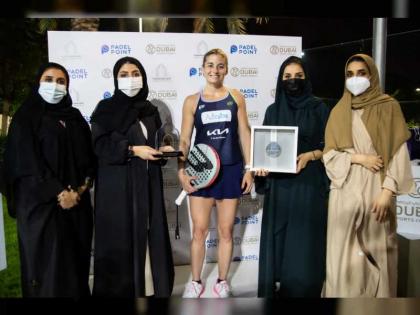 دبي تستضيف بطلة العالم الأولى في البادل تنس