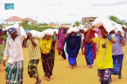 مركز الملك سلمان للإغاثة يختتم مشروع توزيع زكاة عيد الفطر في الصومال لهذا العام