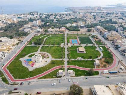 بلدية دبا الحصن تزرع 35 ألف متر مربع من المسطحات الخضراء خلال 5 أشهر