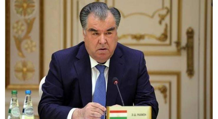 Tajik president given guard of honour
