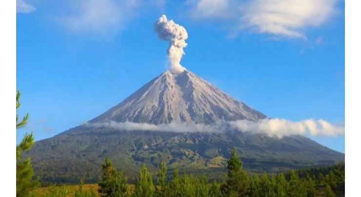 Indonesia's volcano Merapi emits hot clouds
