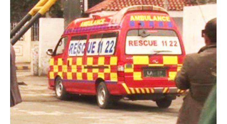 2 doctors killed, eight injured in van accident
