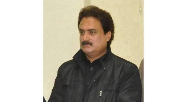 Minister condoles with family of Dr Altaf Hussain

