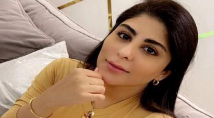 ممثلة عمانیة من أصول باکستانیة تقول أنھا تکتفي بتربیة القطط فی المنزل و لن تتزوج الا لشخص مناسب