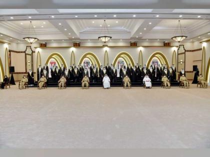 أحمد بن محمد يشهد العرس الجماعي لــ 51 عريساً من موظفي شرطة دبي