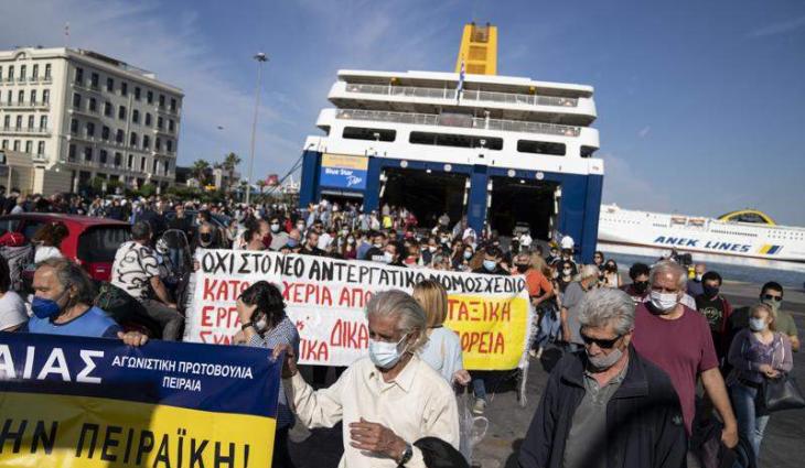 Strike over labour reform disrupts transport in Greece