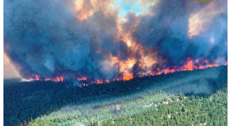 Canadian military on alert as wildfires rage
