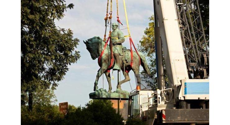 US city removes flashpoint Confederate statues
