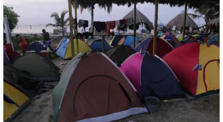 Thousands of US-bound migrants stranded in Colombia
