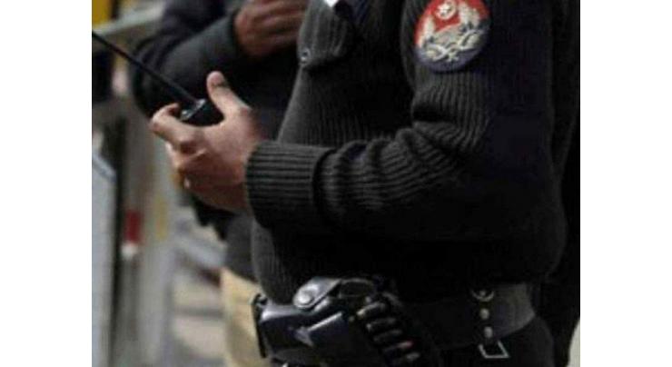 Four policemen suspended over misconduct in faisalabad
