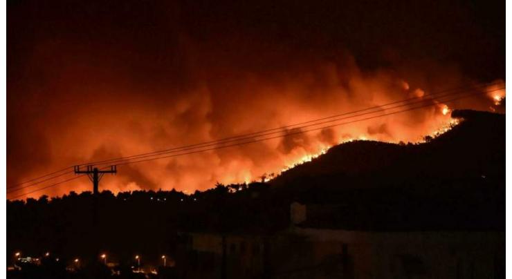 Greece, Turkey battle fierce fires as heatwave continues
