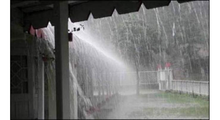 Faisalabad receives rain with intervals