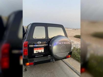 شرطة أبوظبي تدعو السائقين للالتزام بنسبة 50 % لتلوين زجاج المركبات