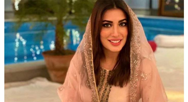 Mehwish Hayat announces plans to host 2021 Lux Style Award