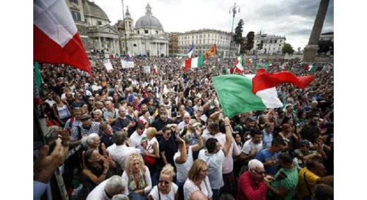 Thousands protest in Rome against Covid health pass
