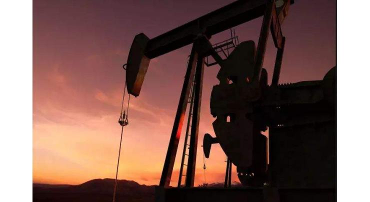Oil prices rise, notching weekly gains
