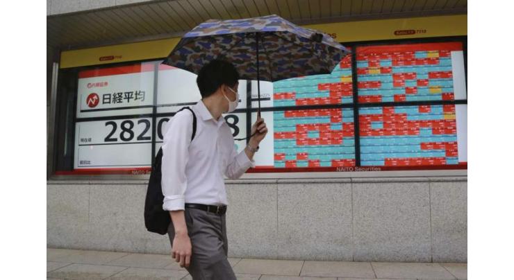 Asian markets close day with mixed figures amid disappointing China growth
