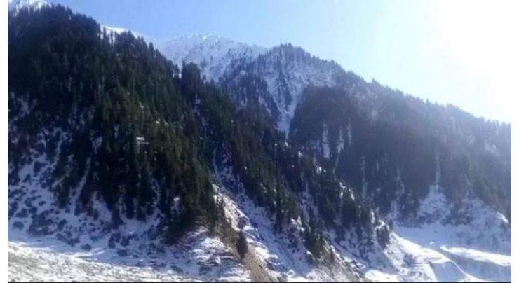Mountains in Upper Dir receives first snowfall of the season
