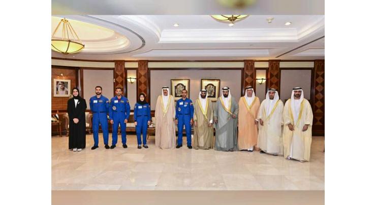 Saqr Ghobash meets Emirati astronauts, praises their contributions